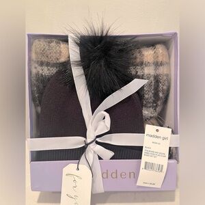 Steve Madden Scarf and Hat Set-NWT